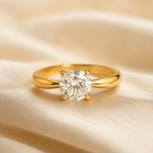 Solitaire diamond gold ring